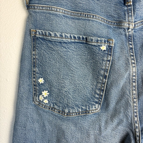 Old Navy Extra High Rise Sky Hi Wide Leg Jeans Daisy Embroidered Size 12 - Picture 8 of 12